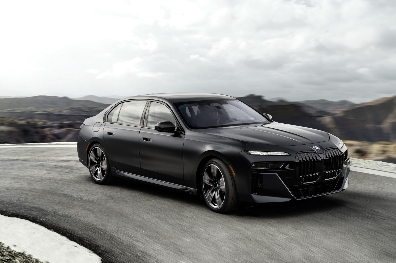 BMW: Modele de masini electrice si hibrid